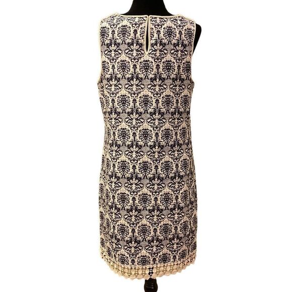 Chelsea & Violet Navy and Ivory Sleeveless Crocheted Lace Sheath Dress Sz L - Picture 4 of 14